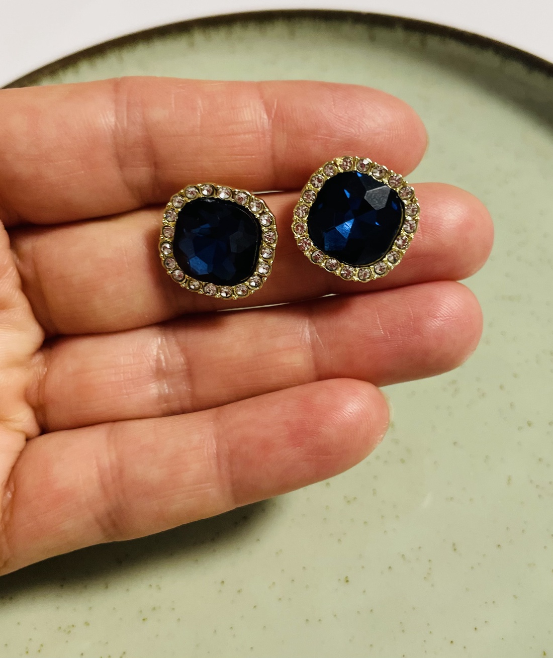 Cercei eleganți strălucitori � albastru închis - accesorii nuntă - bijuterii mireasă - cercei mireasă - Artynos.ro