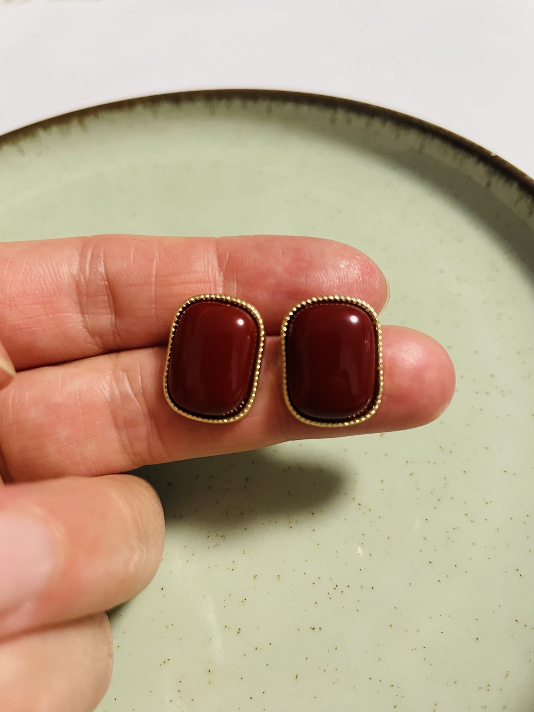 Cercei Eleganți Vișiniu Stil  Vintage cu Contur Argintiu - accesorii nuntă - bijuterii mireasă - cercei mireasă - Artynos.ro