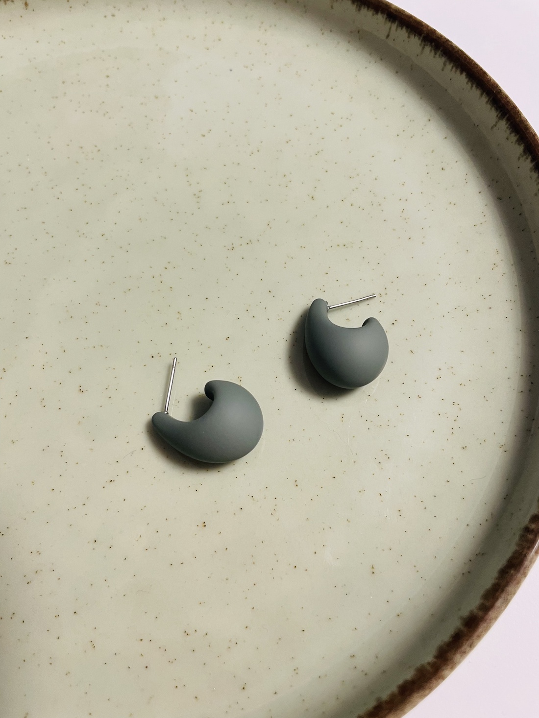 Cercei lacrimă � verde mat, eleganță naturală - accesorii nuntă - bijuterii mireasă - cercei mireasă - Artynos.ro