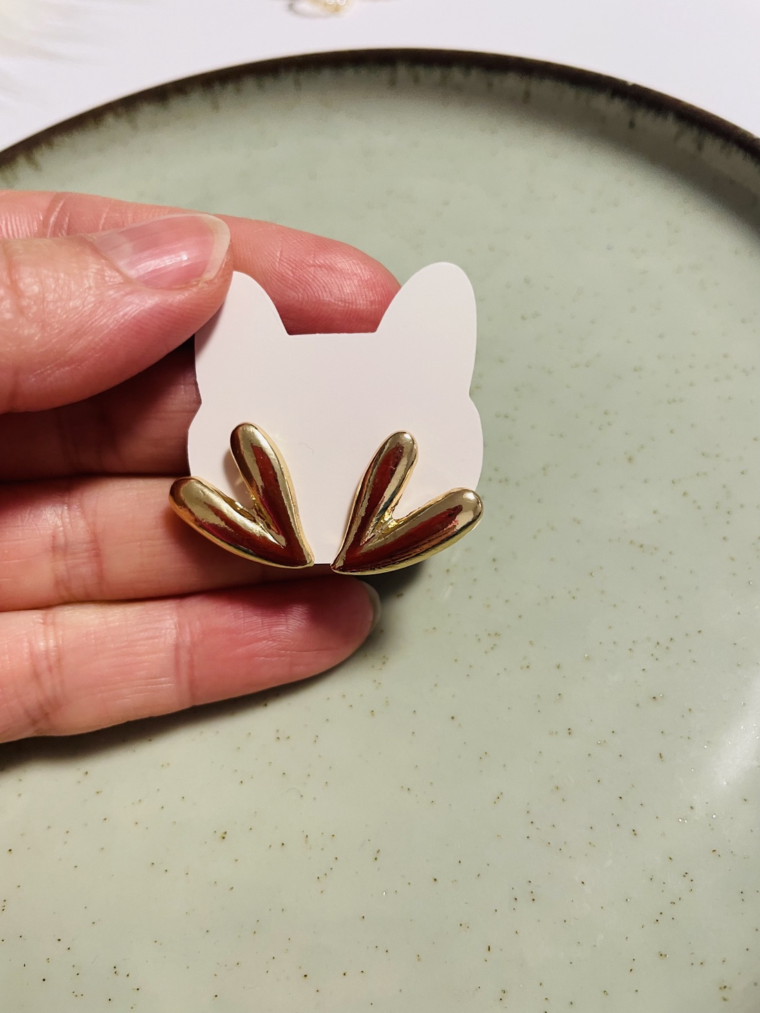 Cercei inimioare aurii � eleganță cu un strop de romantism  - accesorii nuntă - bijuterii mireasă - cercei mireasă - Artynos.ro