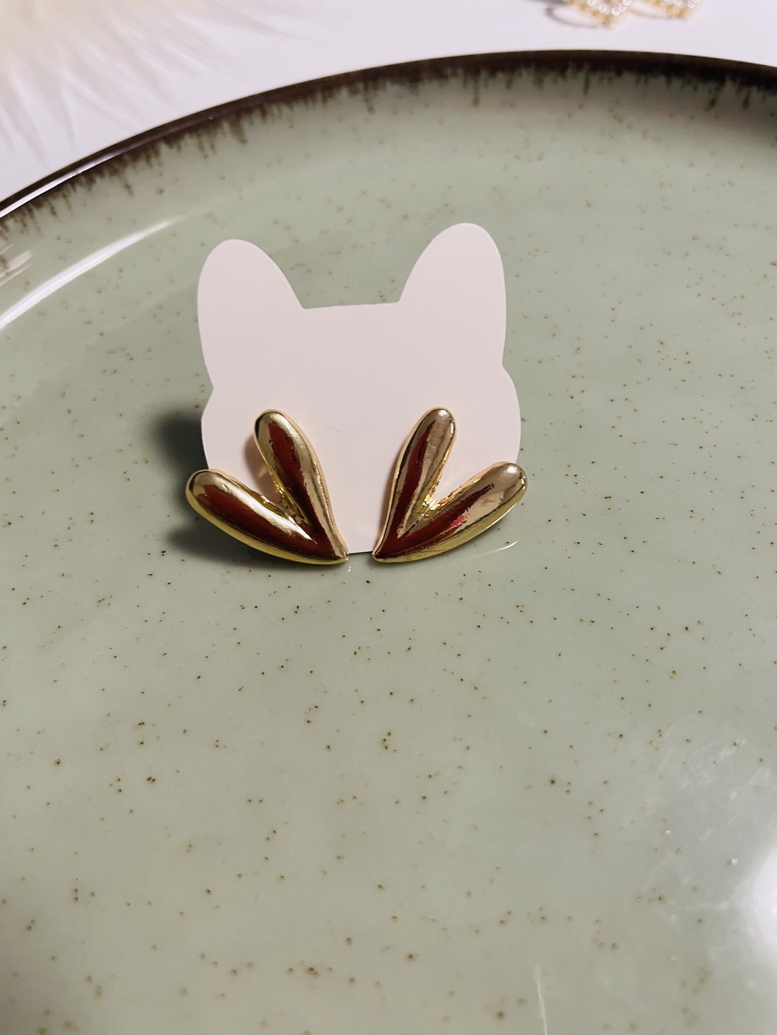 Cercei inimioare aurii � eleganță cu un strop de romantism  - accesorii nuntă - bijuterii mireasă - cercei mireasă - Artynos.ro