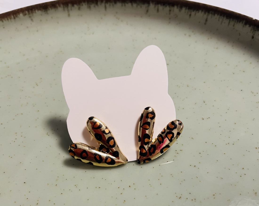 Cercei inimioară animal print auriu � stil îndrăzneț și modern  - accesorii nuntă - bijuterii mireasă - cercei mireasă - Artynos.ro