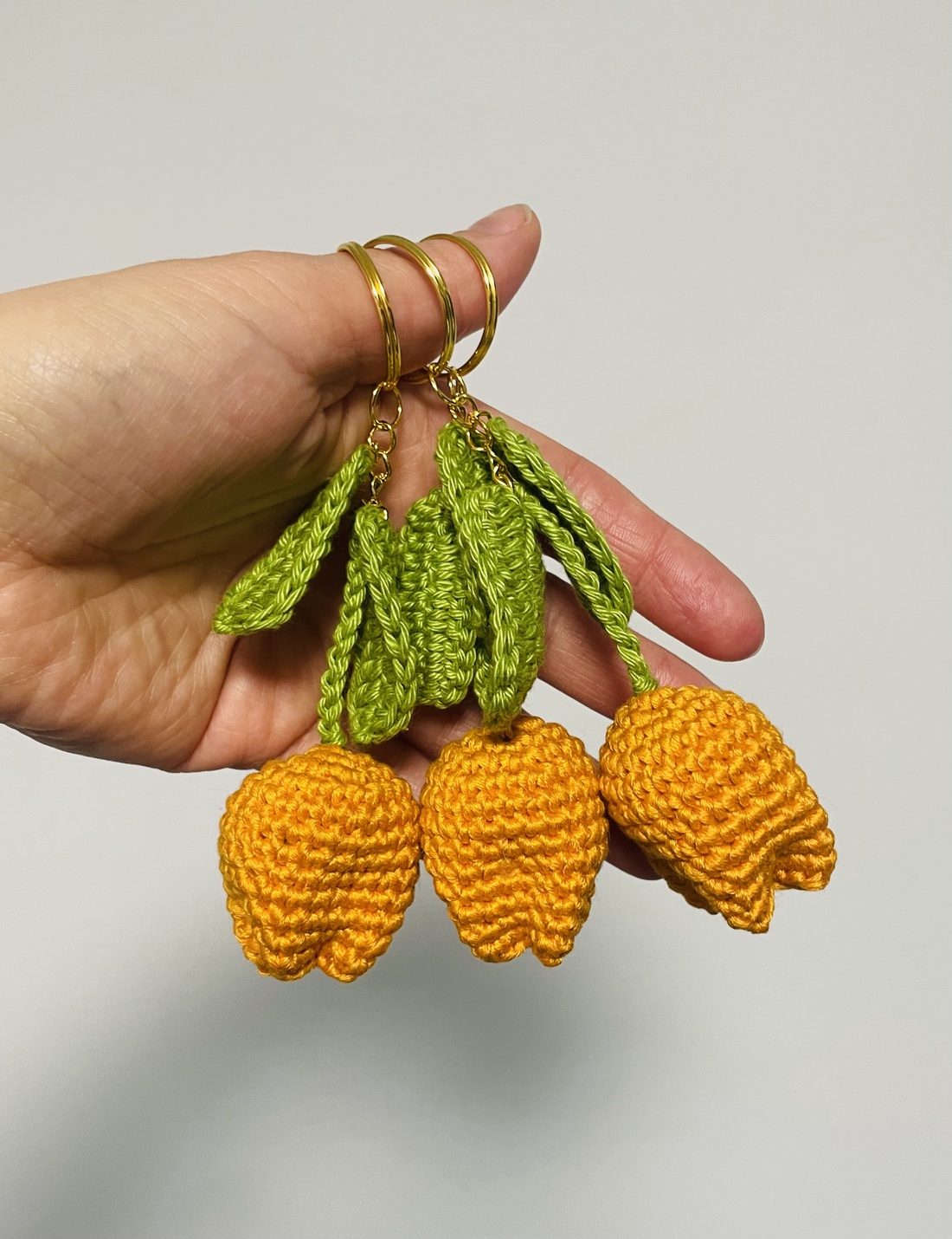 Breloc lalea - genți și portofele - accesorii genți - breloc - Artynos.ro