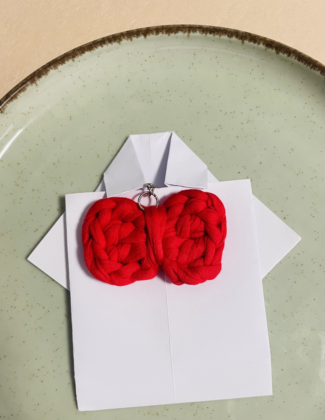 Breloc fundiță sub formă de papion  - genți și portofele - accesorii genți - breloc - Artynos.ro