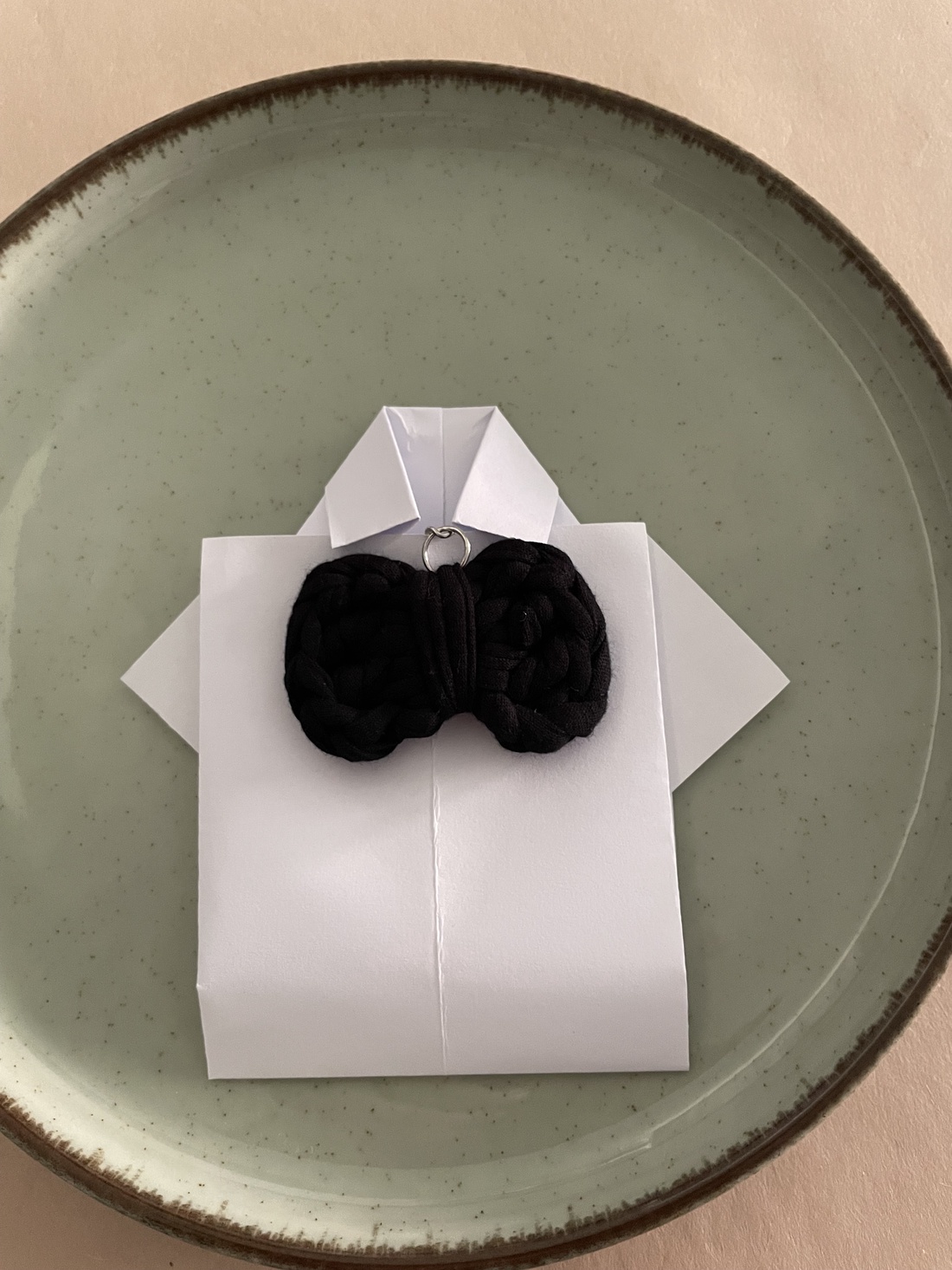 Breloc fundiță sub formă de papion - genți și portofele - accesorii genți - breloc - Artynos.ro