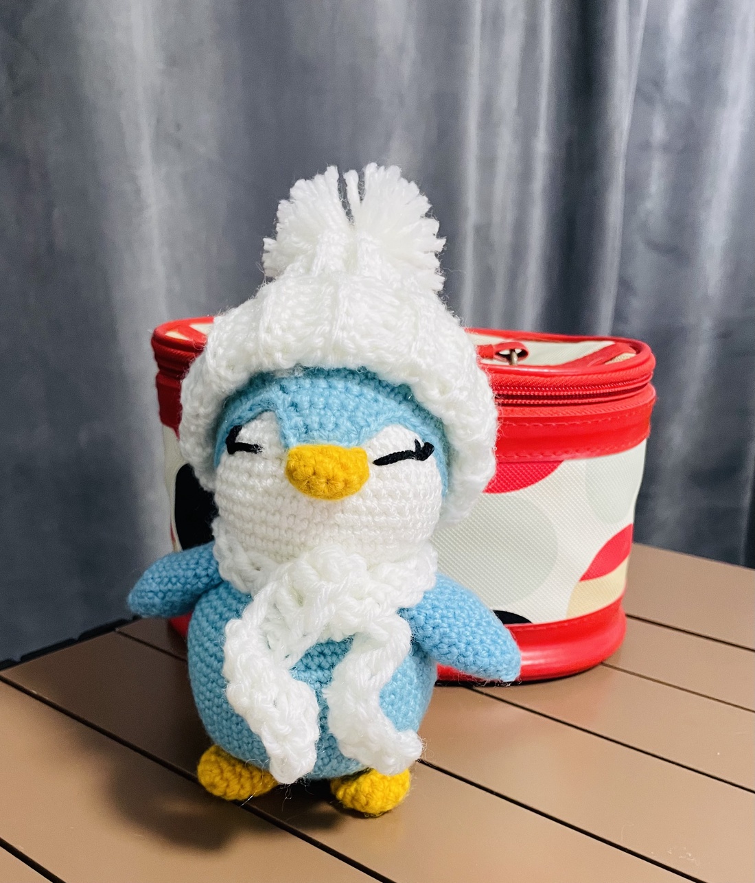 Pinguin croșetat handmade � mic, adorabil și plin de personalitate - jucării și echipamente pentru copii - plușuri - caracatițe din pluș - Artynos.ro