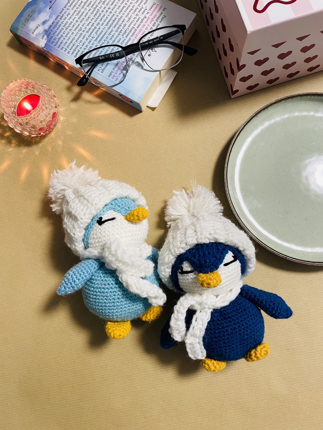 Pinguin croșetat handmade � mic, adorabil și plin de personalitate - jucării și echipamente pentru copii - cadouri baby shower - Artynos.ro
