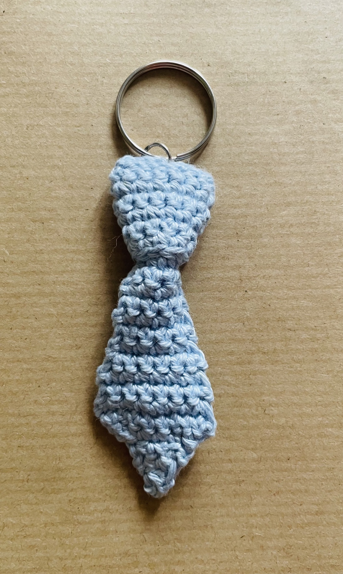 Breloc cravata - genți și portofele - accesorii genți - breloc - Artynos.ro