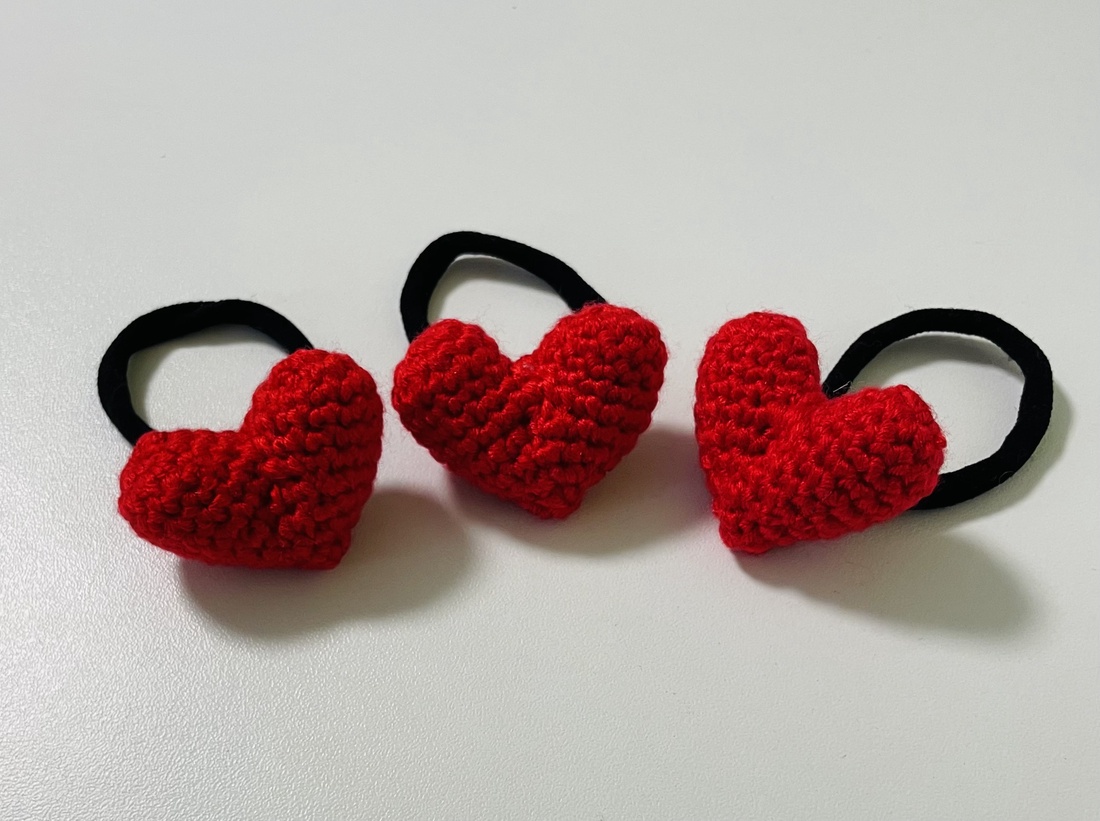 Elastic de păr handmade � detaliu cu inimă - îmbrăcăminte și modă - accesorii păr - elastic de păr - Artynos.ro