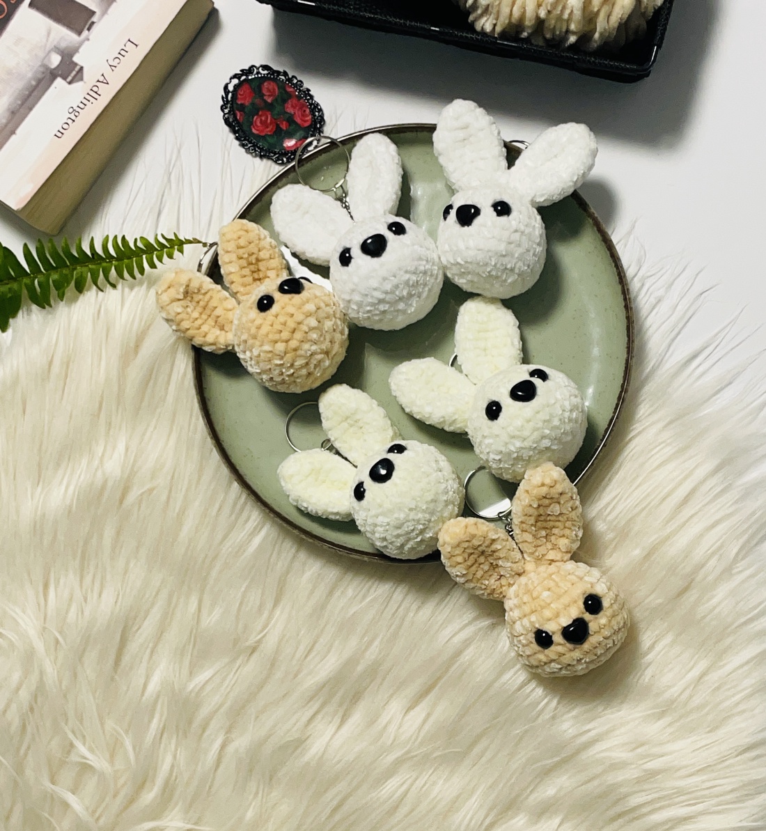 Breloc iepuraș - genți și portofele - accesorii genți - breloc - Artynos.ro