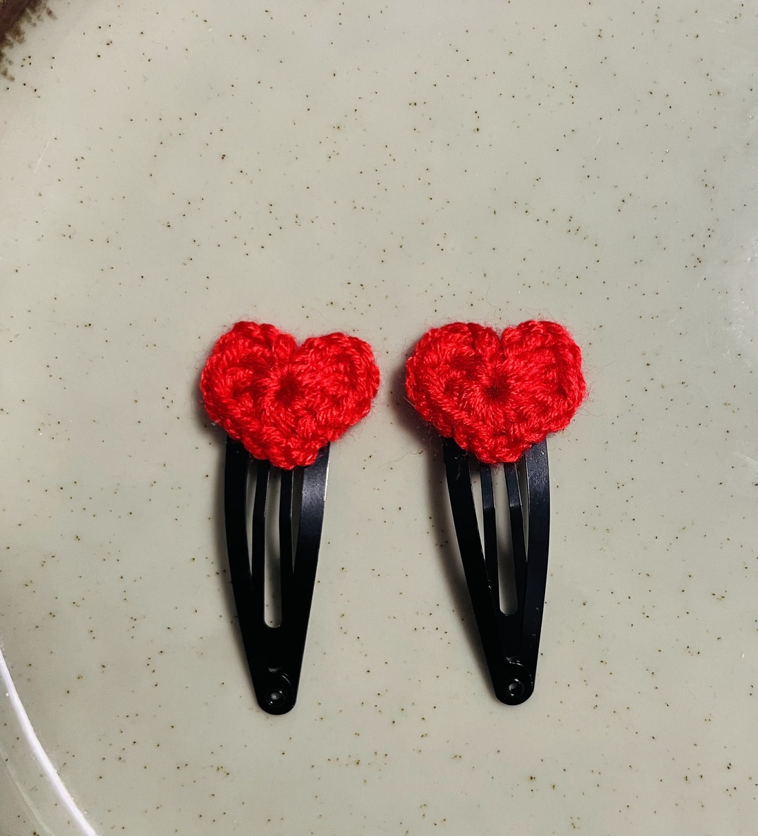 Set doua agrafe- inimioară - îmbrăcăminte și modă - accesorii păr - bandă de păr și agrafe păr - Artynos.ro