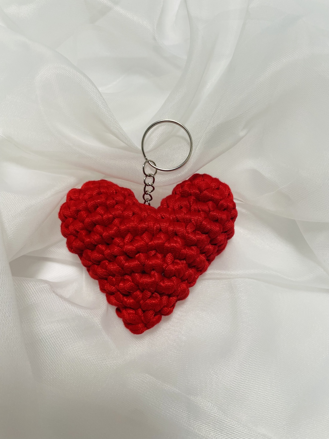Breloc inimioara crosetată - genți și portofele - accesorii genți - breloc - Artynos.ro