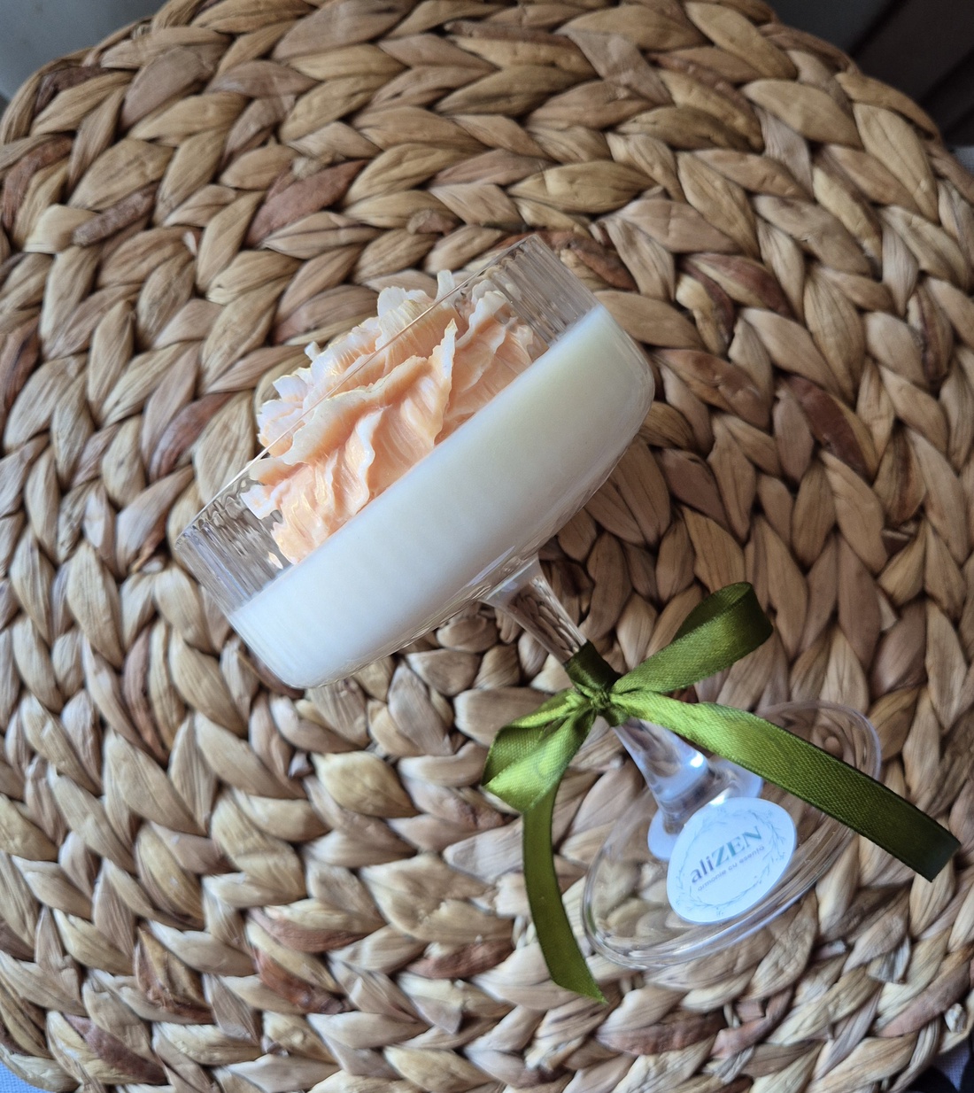 Martisor lumanare parfumata pahar prosecco - accessorii și unelte - materie primă mixtă - lumânare - Artynos.ro