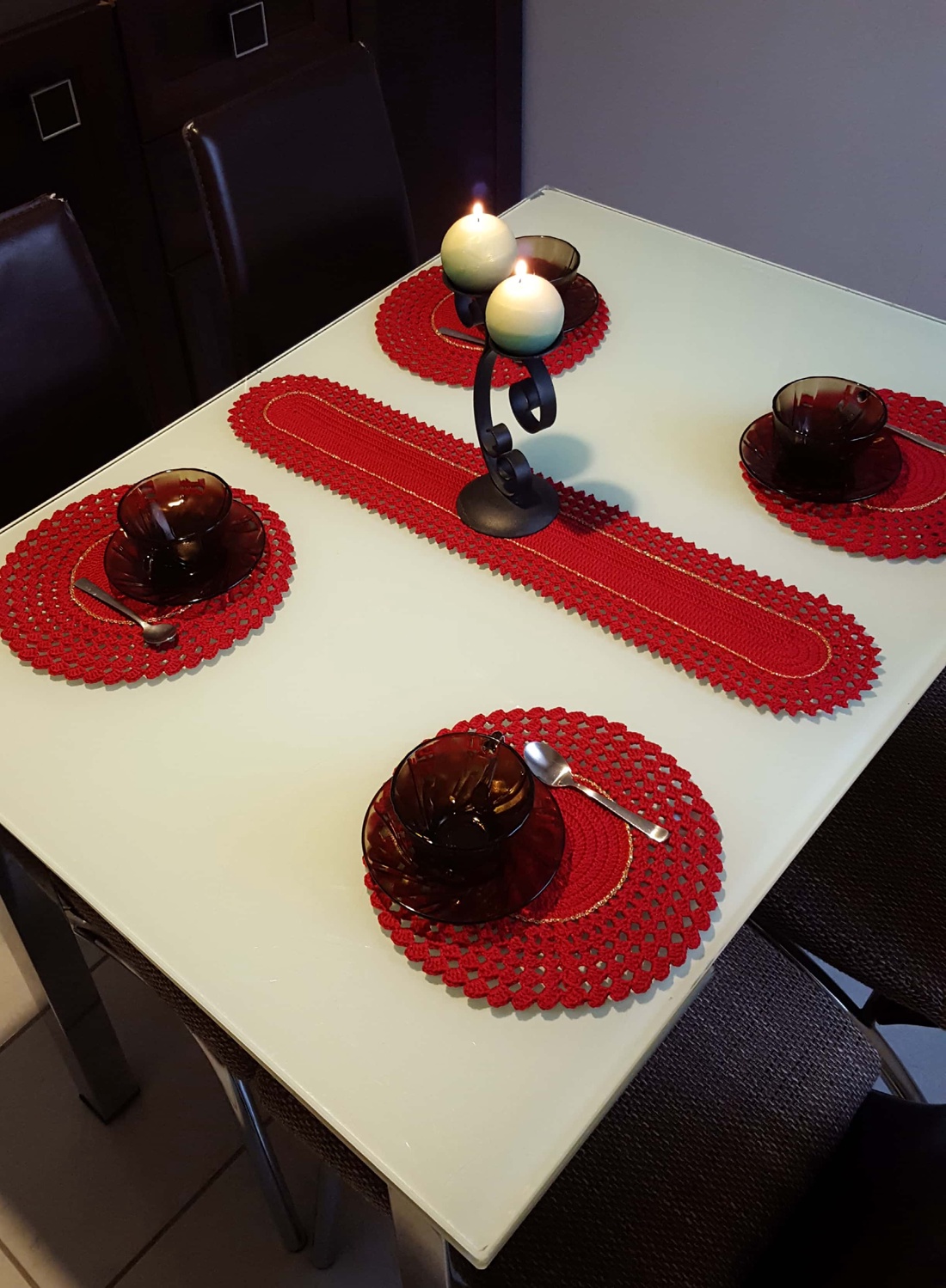 Aler de masă croșetat/Față de masă croșetată - casă & stil de viață - decorațiuni de casă - decorațiuni de masă și rafturi - fețe de masă croșetate - Artynos.ro