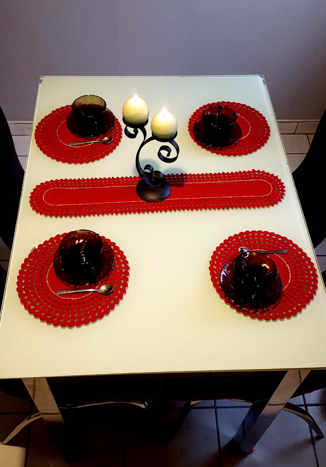 Aler de masă croșetat/Față de masă croșetată - casă & stil de viață - decorațiuni de casă - decorațiuni de masă și rafturi - fețe de masă croșetate - Artynos.ro