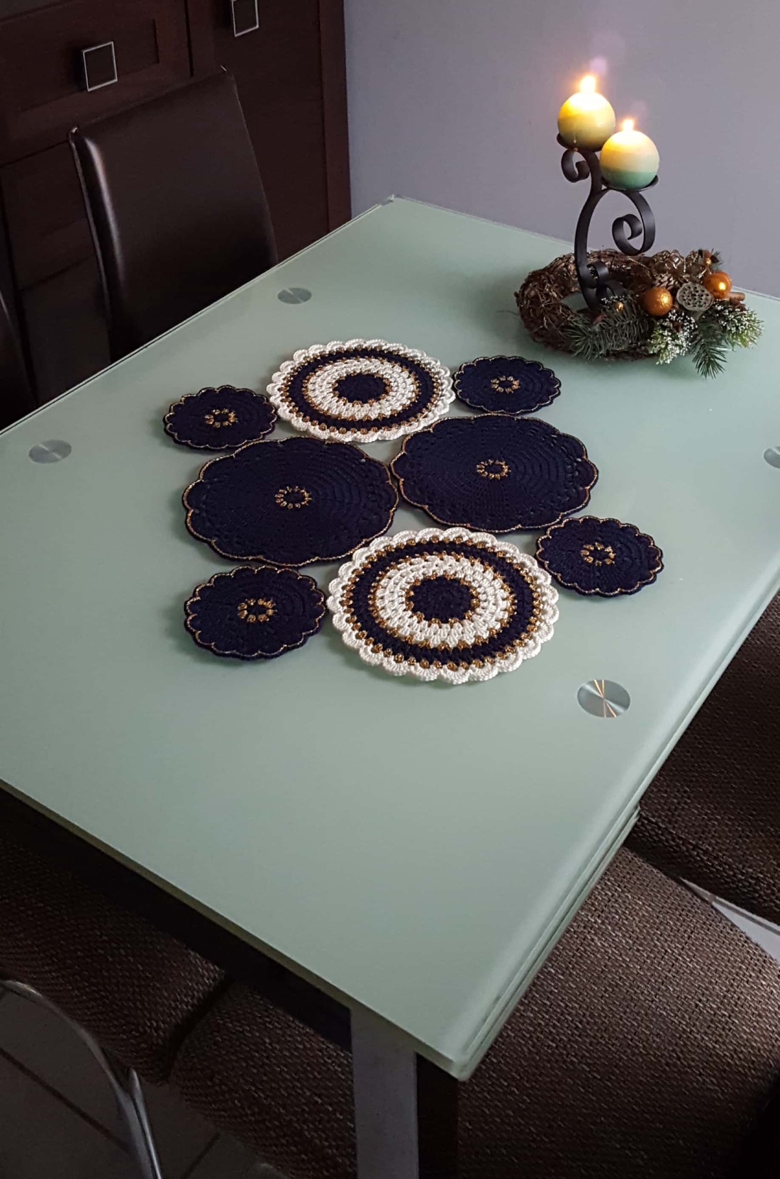 Aler de masă croșetat/Față de masă croșetată - casă & stil de viață - decorațiuni de casă - decorațiuni de masă și rafturi - fețe de masă croșetate - Artynos.ro