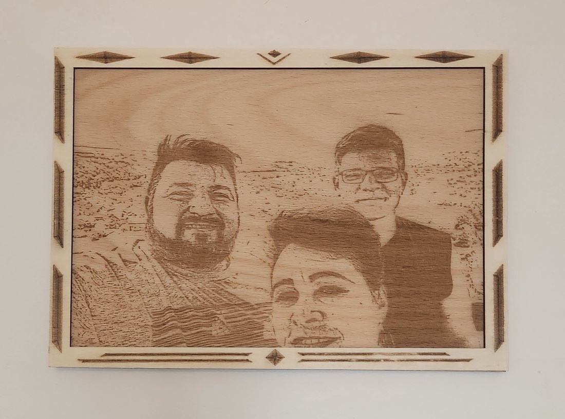 Fotogravură laser personalizată A4 pe lemn � Amintire gravată, realizată după fotografia ta - arte vizuale și accesorii  - fotografie - portret - Artynos.ro