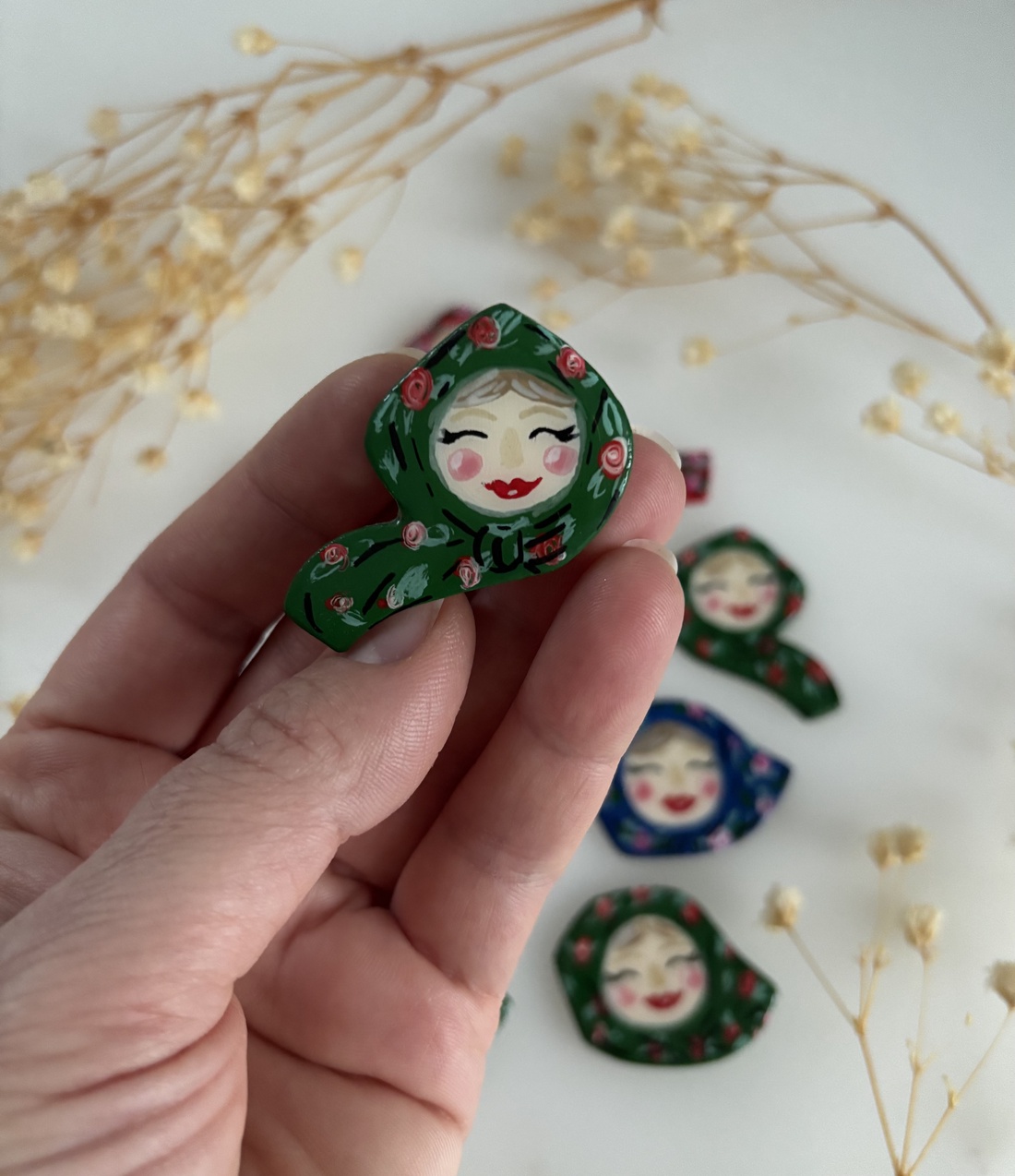 Broșă țărăncuță  - bijuterii - broșe - Artynos.ro