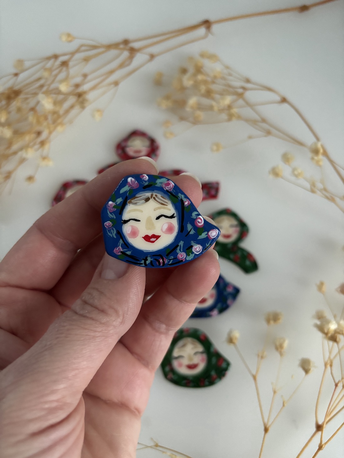 Broșă țărăncuță  - bijuterii - broșe - Artynos.ro