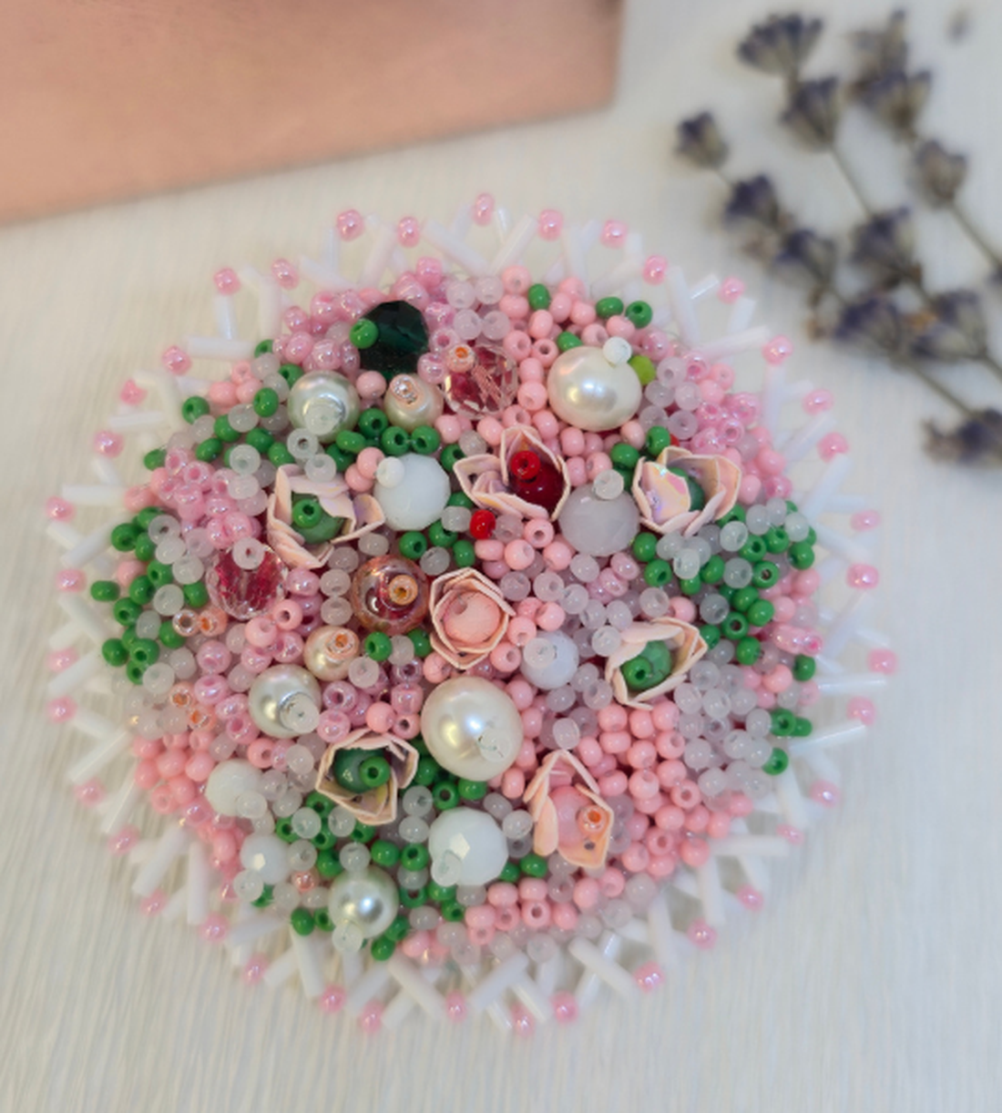 Broșă handmade Blossom Bouquet Pin - bijuterii - broșă, insigne - insigne - Artynos.ro Broșă handmade Blossom Bouquet Pin - bijuterii - broșă, insigne - insigne - Artynos.ro