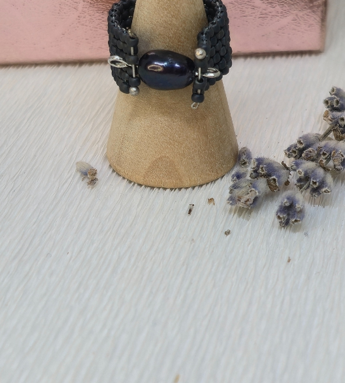 Inel handmade Noir Perlé - bijuterii - inele - inele rotunde - Artynos.ro Inel handmade Noir Perlé - bijuterii - inele - inele rotunde - Artynos.ro