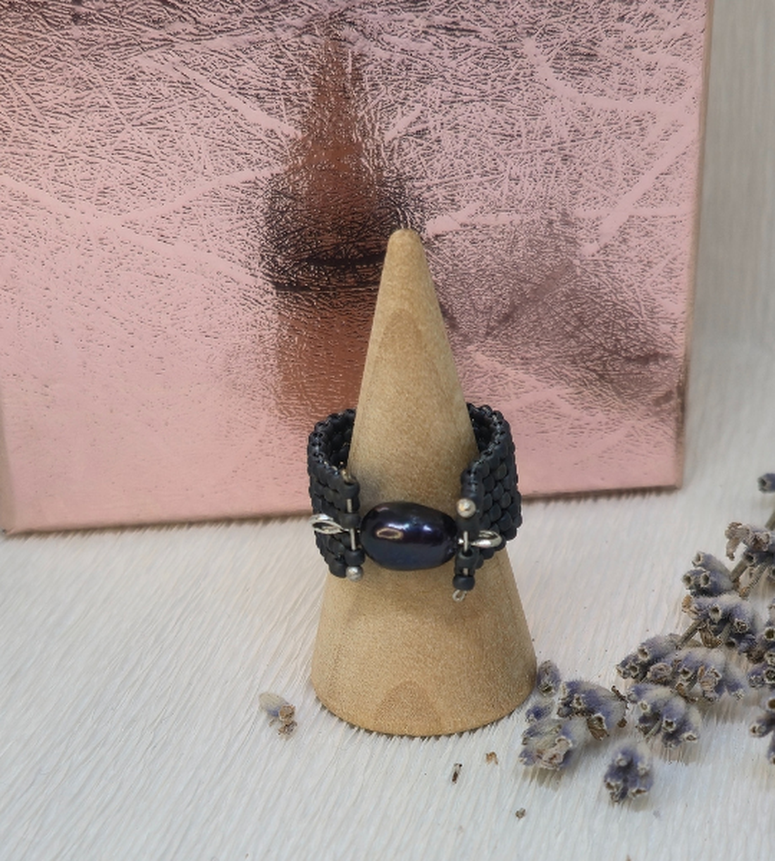 Inel handmade Noir Perlé - bijuterii - inele - inele rotunde - Artynos.ro Inel handmade Noir Perlé - bijuterii - inele - inele rotunde - Artynos.ro