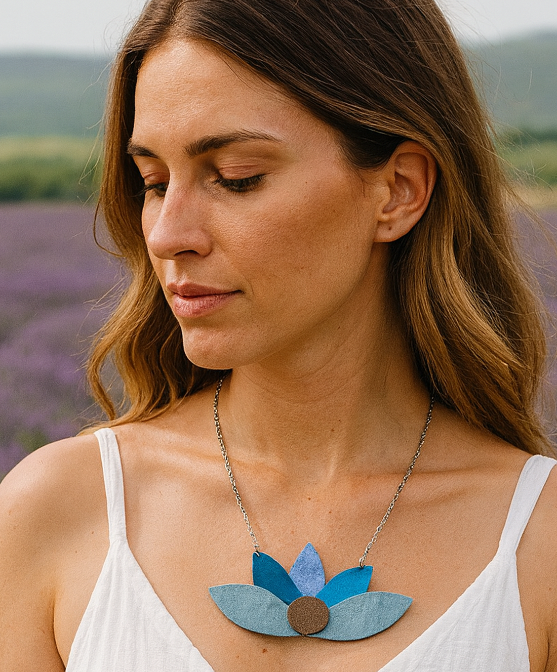 Pandantiv handmade Blue Lotus Dream - bijuterii - coliere - Artynos.ro Pandantiv handmade Blue Lotus Dream - bijuterii - coliere - Artynos.ro