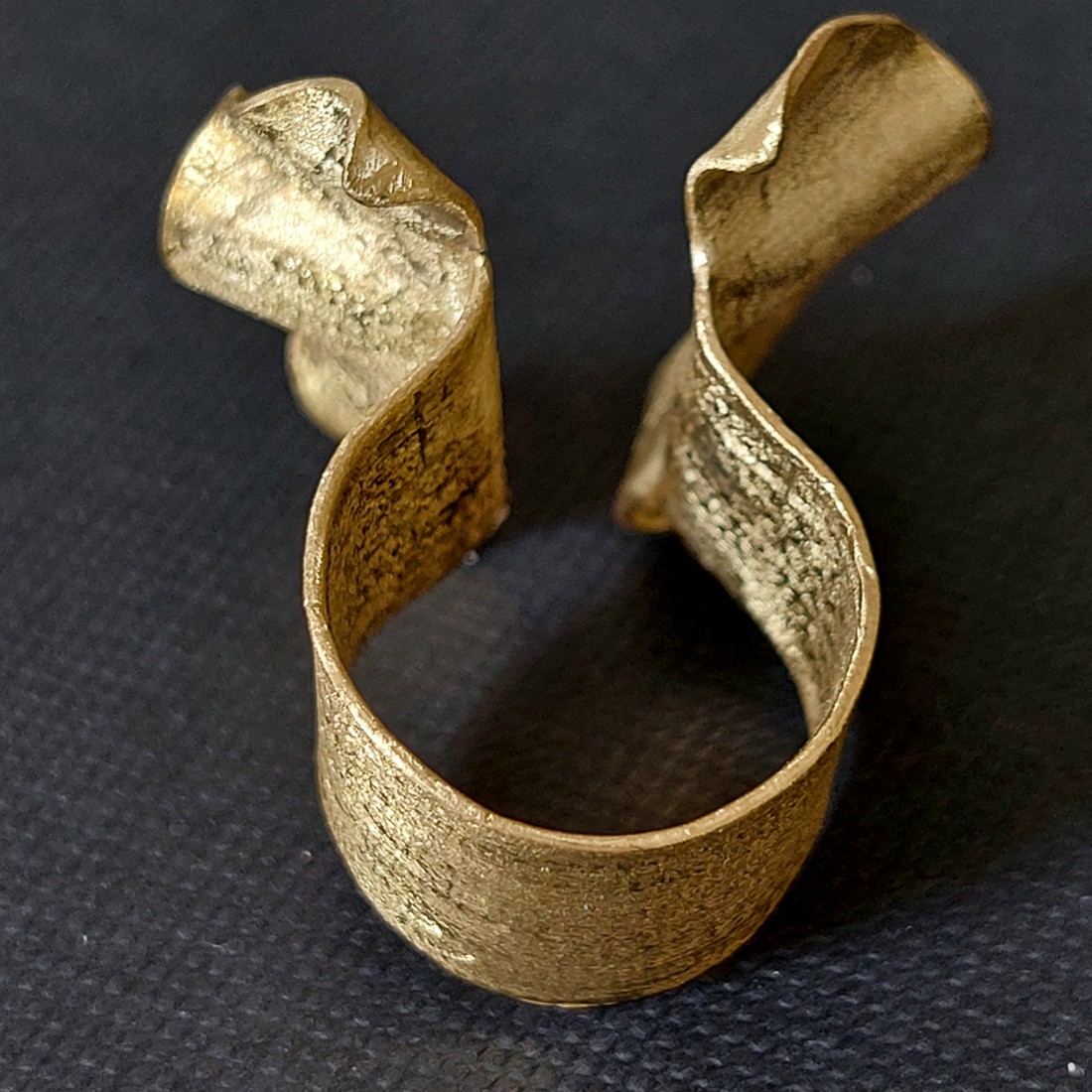 Inel unic, cu design special, din alamă -  - Artynos.ro Inel unic, cu design special, din alamă -  - Artynos.ro