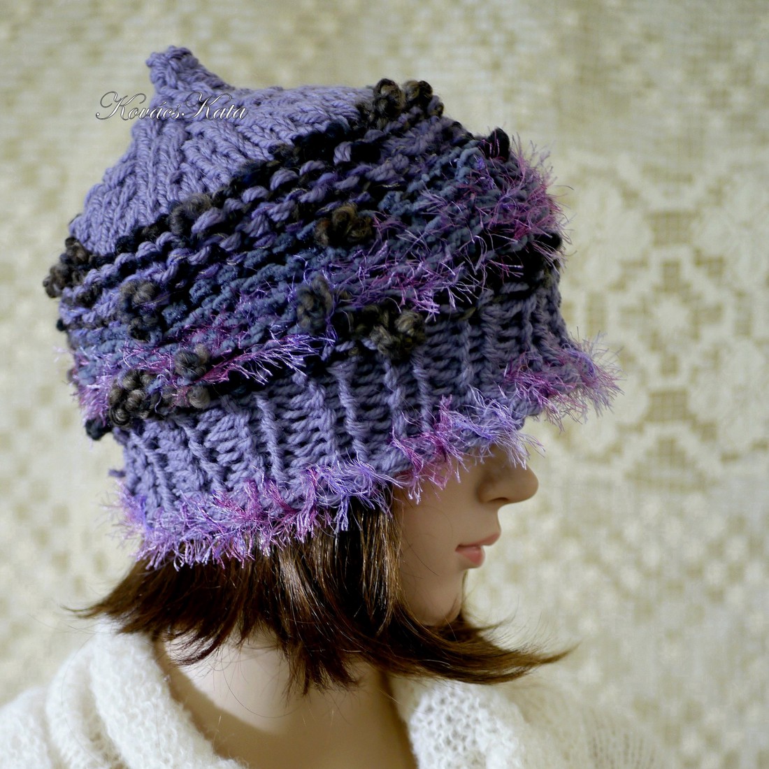 LUCA-SAPI / prună - Șapcă boemă din lână tricotată manual - îmbrăcăminte și modă - eșarfe, pălării, fularuri - căciulă - Artynos.ro