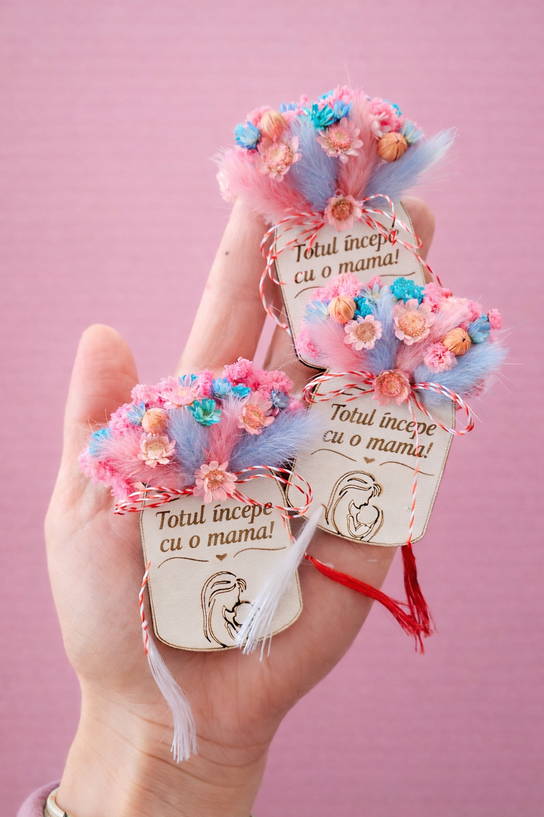 Mărțișor Borcănel cu flori Totul începe cu o mamă  - bijuterii - mărțișor - Artynos.ro