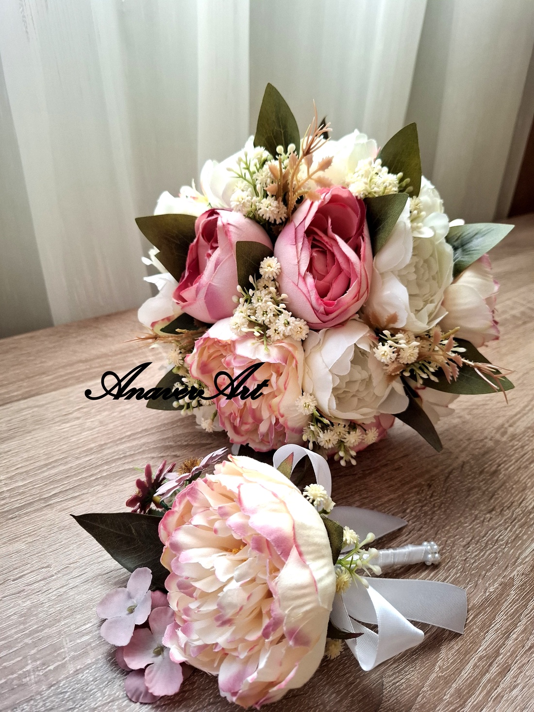 Buchet de mireasa cu cocarda mire - accesorii nuntă - buchet mireasă - Artynos.ro Buchet de mireasa cu cocarda mire - accesorii nuntă - buchet mireasă - Artynos.ro
