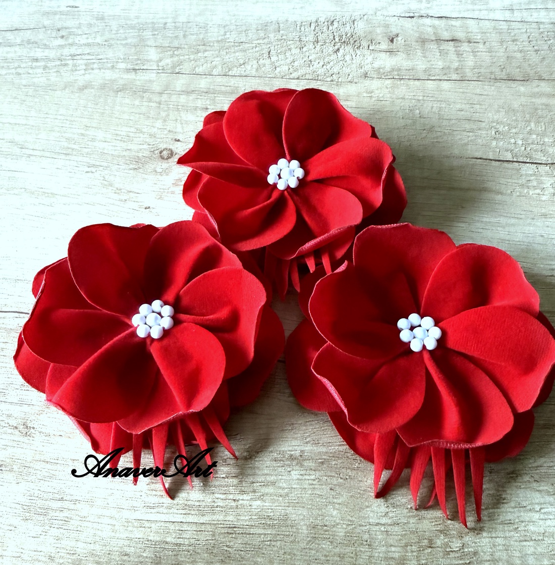 Brosa catifea/Martisor - bijuterii - mărțișor - Artynos.ro