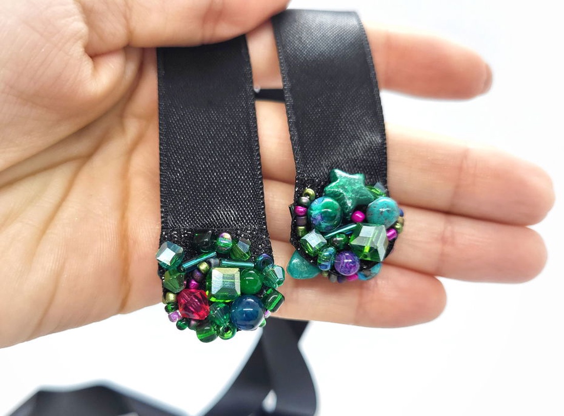 Brau handmade cu pietre verzi, smarald, mov - accesorii nuntă - bijuterii mireasă - inele de logodnă, verighete - Artynos.ro Brau handmade cu pietre verzi, smarald, mov - accesorii nuntă - bijuterii mireasă - inele de logodnă, verighete - Artynos.ro