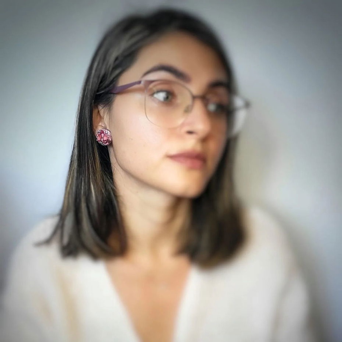 Cercei diafani cu pietre albe - translucide - bijuterii - cercei - cercei rotunzi - Artynos.ro Cercei diafani cu pietre albe - translucide - bijuterii - cercei - cercei rotunzi - Artynos.ro