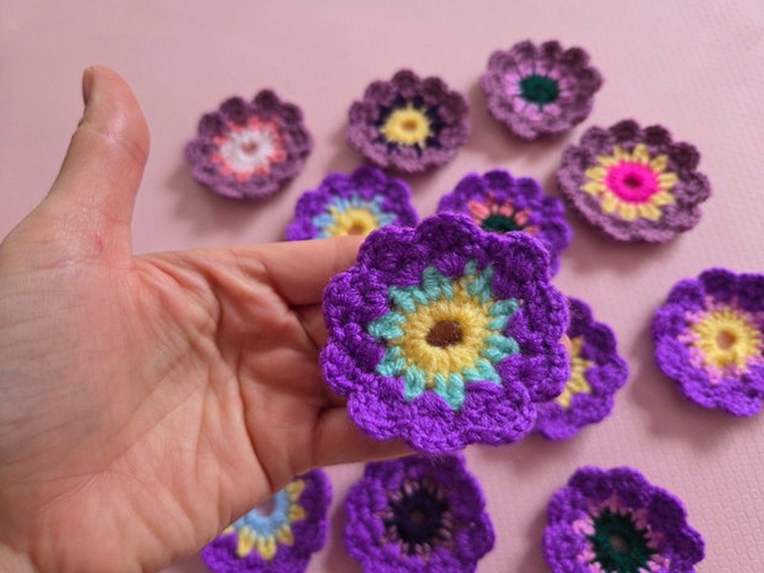 10x flori crosetate mov, lila - casă & stil de viață - decorațiuni de casă - accesorii florale - flori la fir - Artynos.ro