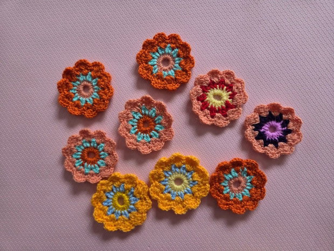 10x flori crosetate portocaliu, orange - casă & stil de viață - decorațiuni de casă - accesorii florale - flori la fir - Artynos.ro