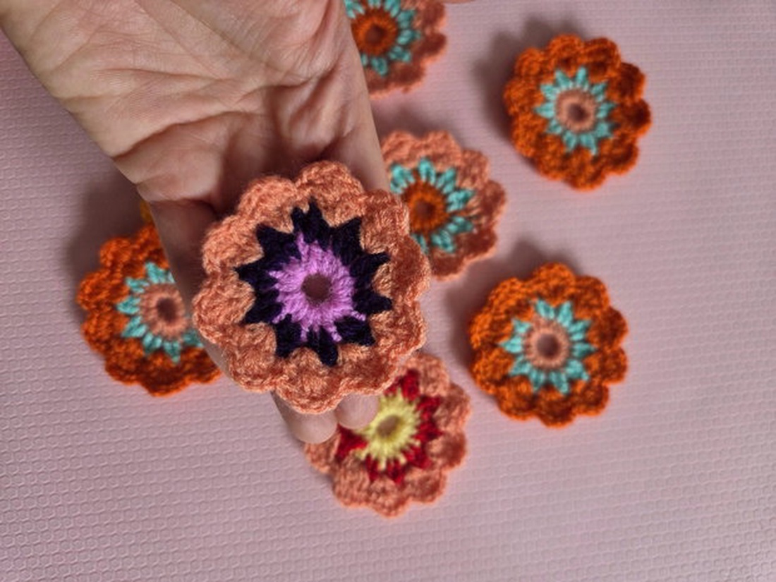 10x flori crosetate portocaliu, orange - casă & stil de viață - decorațiuni de casă - accesorii florale - flori la fir - Artynos.ro