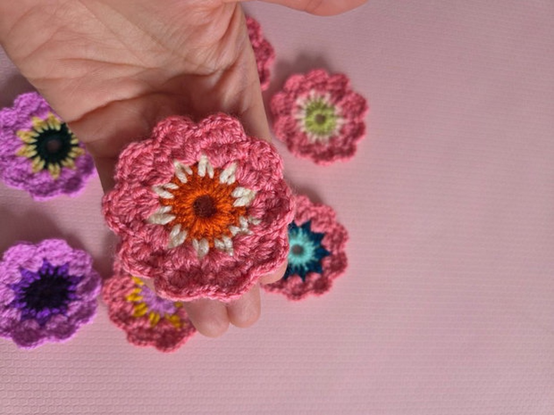 10x flori crosetate roz, violet - casă & stil de viață - decorațiuni de casă - accesorii florale - flori la fir - Artynos.ro