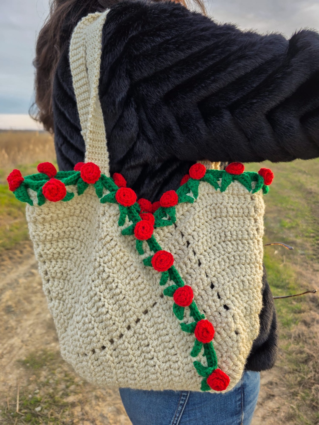 Geantă croșetată buchet - genți și portofele - genți de mână și umăr - geantă mare - Artynos.ro