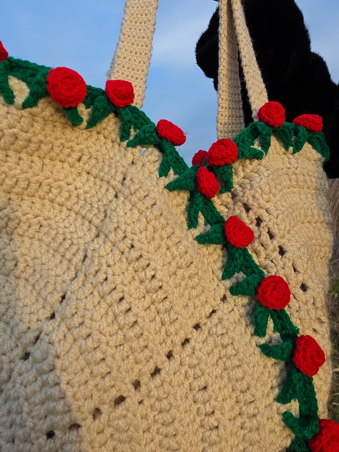 Geantă croșetată buchet - genți și portofele - genți de mână și umăr - geantă mare - Artynos.ro