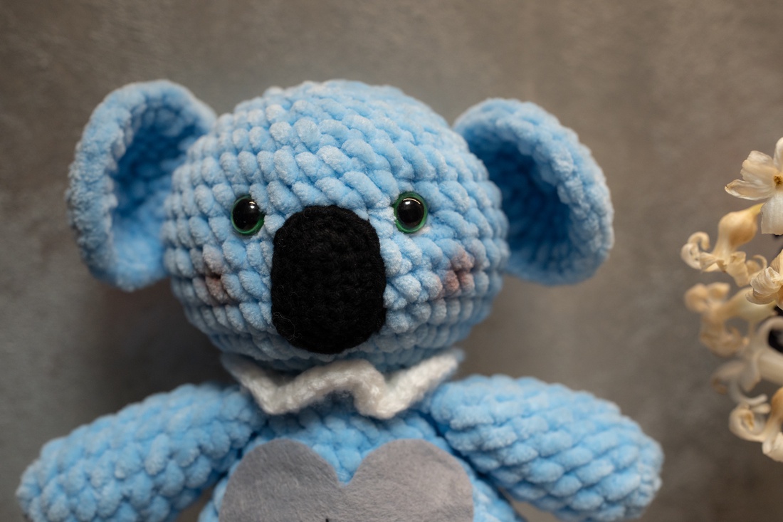 Urs Koala croșetat personalizabil - jucării și echipamente pentru copii - plușuri - păpușă croșetată, păpușă de pluș - Artynos.ro