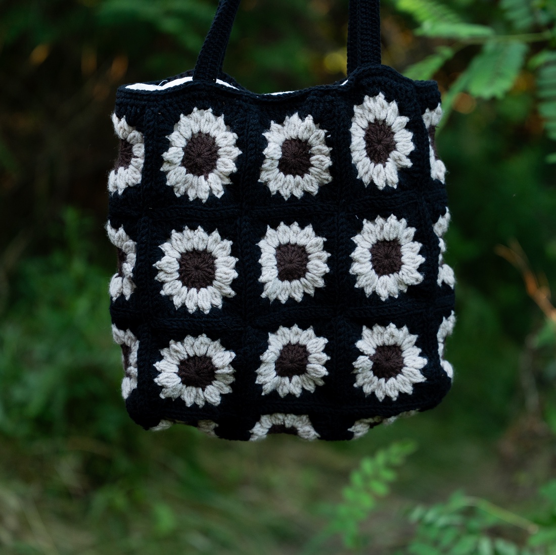 Geantă croșetată granny square - genți și portofele - genți de mână și umăr - geantă mare - Artynos.ro