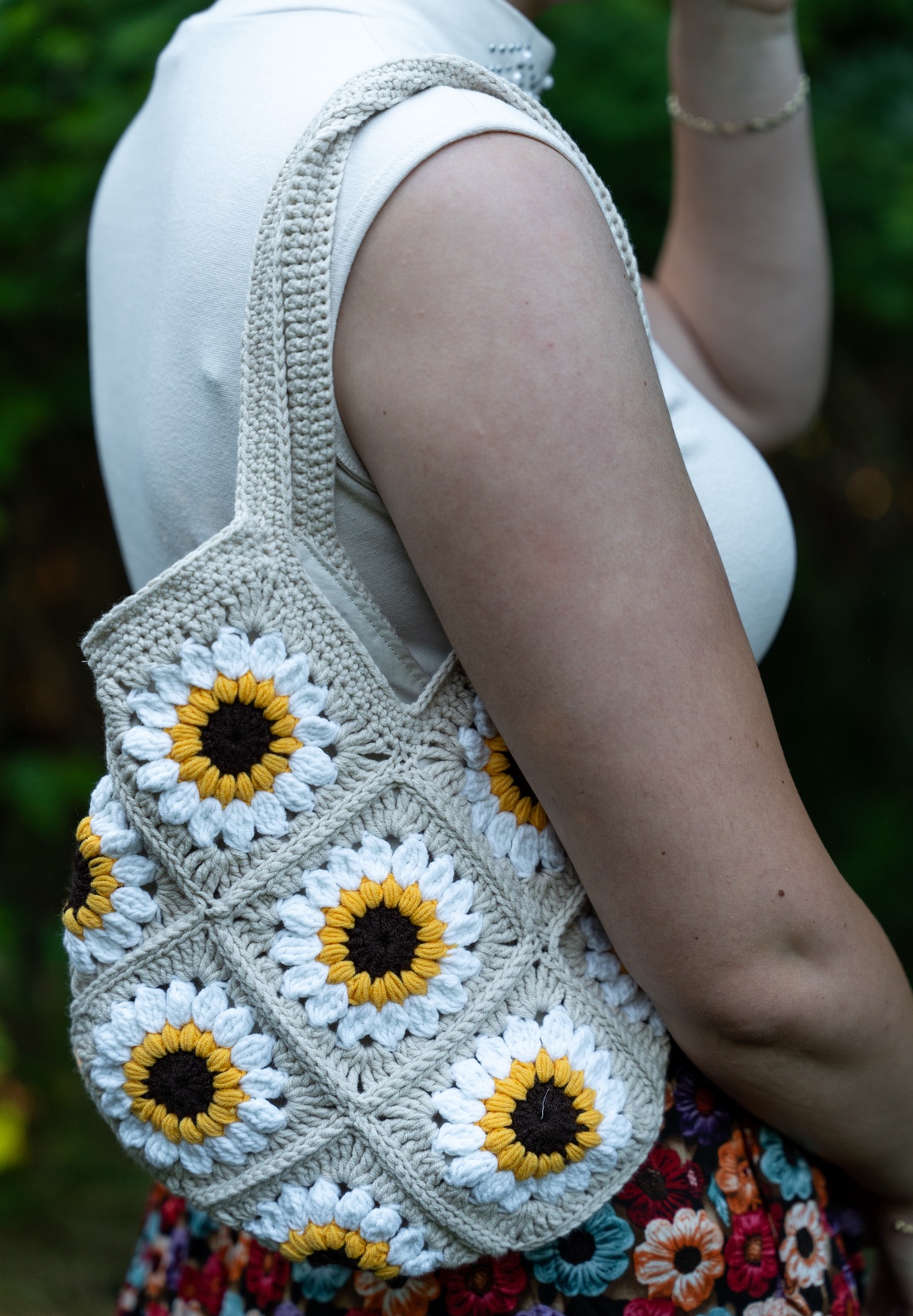 Geantă croșetată Sunflower - genți și portofele - genți de mână și umăr - geantă casual - Artynos.ro