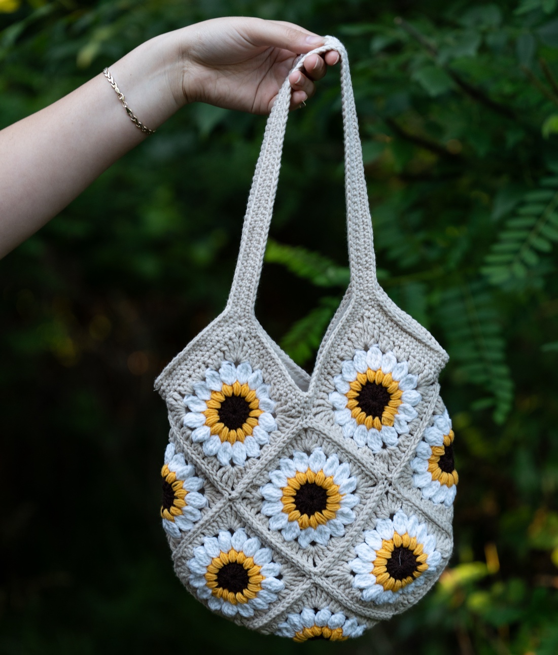Geantă croșetată Sunflower - genți și portofele - genți de mână și umăr - geantă casual - Artynos.ro