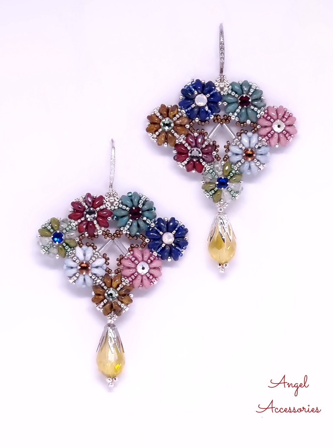 Cercei CRYSTAL FLOWERS - bijuterii - cercei - cercei și ornamente pentru urechi - Artynos.ro Cercei CRYSTAL FLOWERS - bijuterii - cercei - cercei și ornamente pentru urechi - Artynos.ro