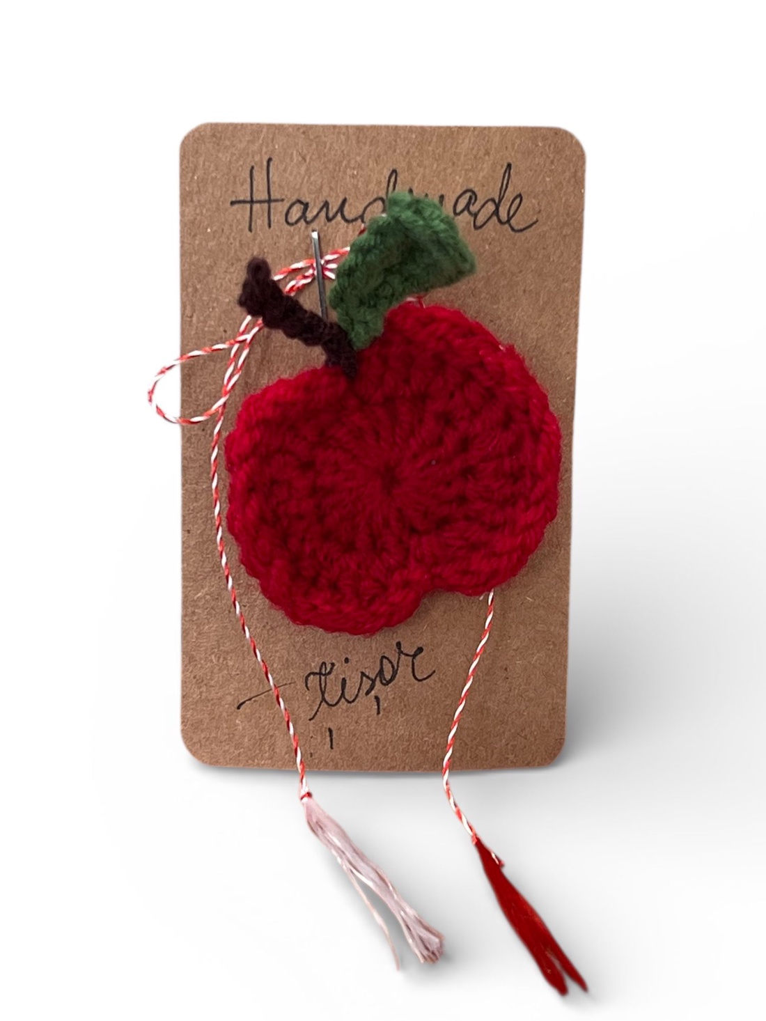 Martisor crosetat in forma de mar - bijuterii - mărțișor - Artynos.ro