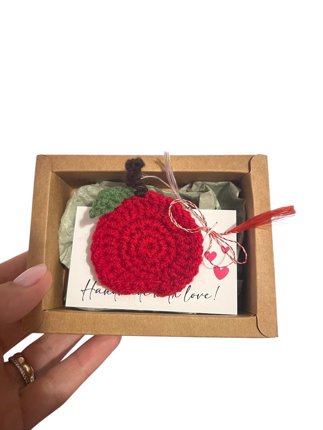 Martisor crosetat in forma de mar - bijuterii - mărțișor - Artynos.ro