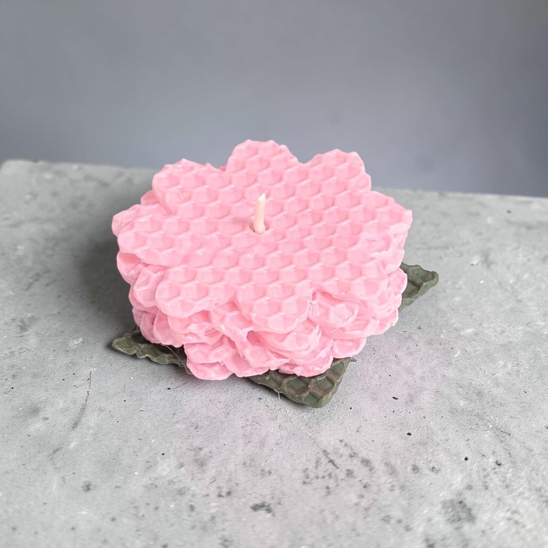 Lumanare Martisor special din foi de ceara naturala 5 cm - bijuterii - mărțișor - Artynos.ro