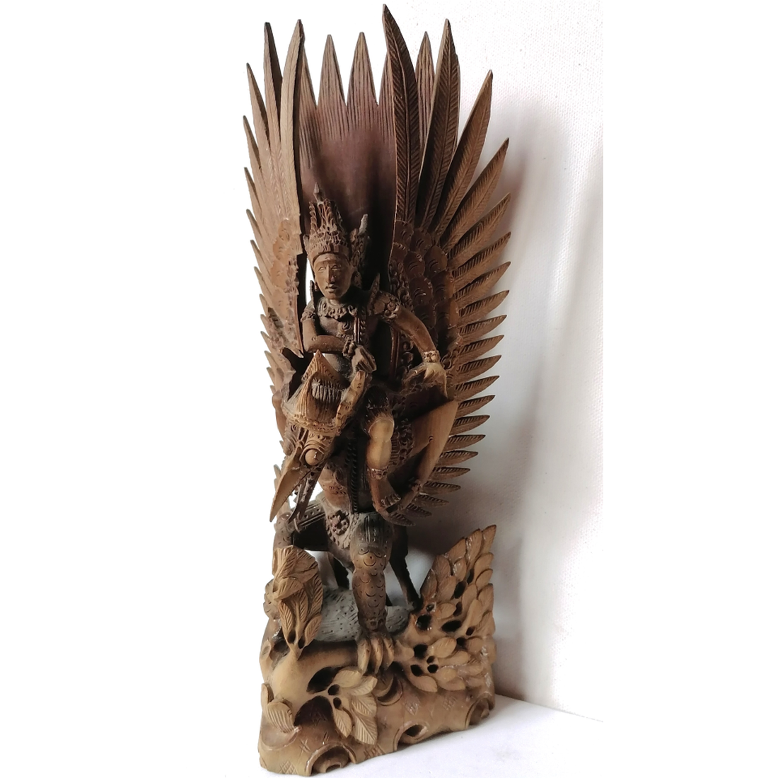 Zeul Vishnu sculptat vintage din insula Bali - arte vizuale și accesorii  - sculptură - statuie lemn - Artynos.ro