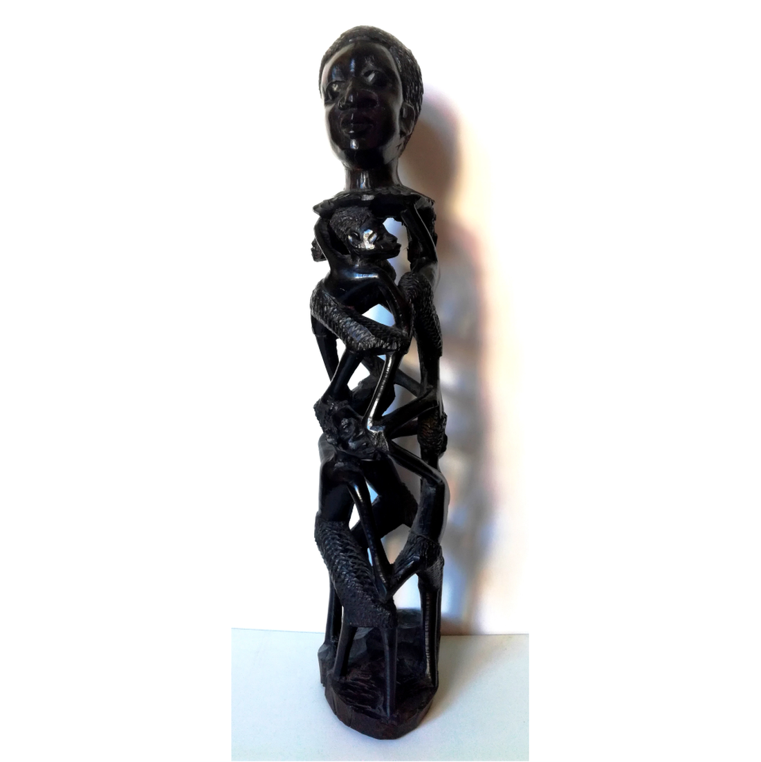 Statuie din abanos sculptată de un sculptor makonde african - arte vizuale și accesorii  - sculptură - statuie lemn - Artynos.ro
